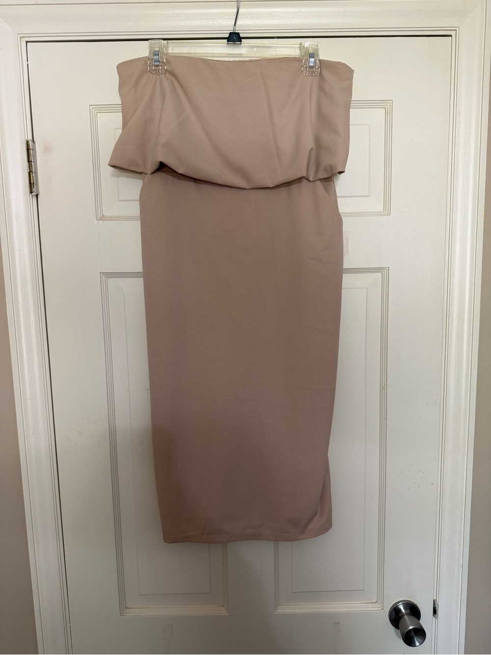 Lulu’s Tan Strapless Midi Dress - M